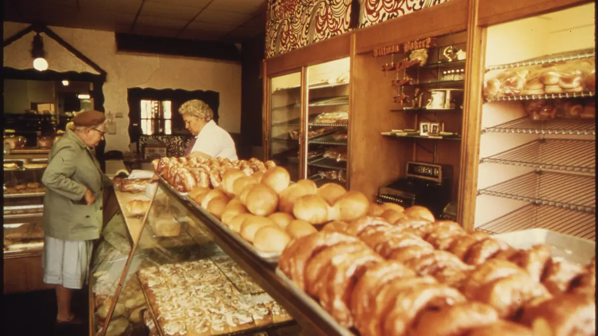 Bakery bakes